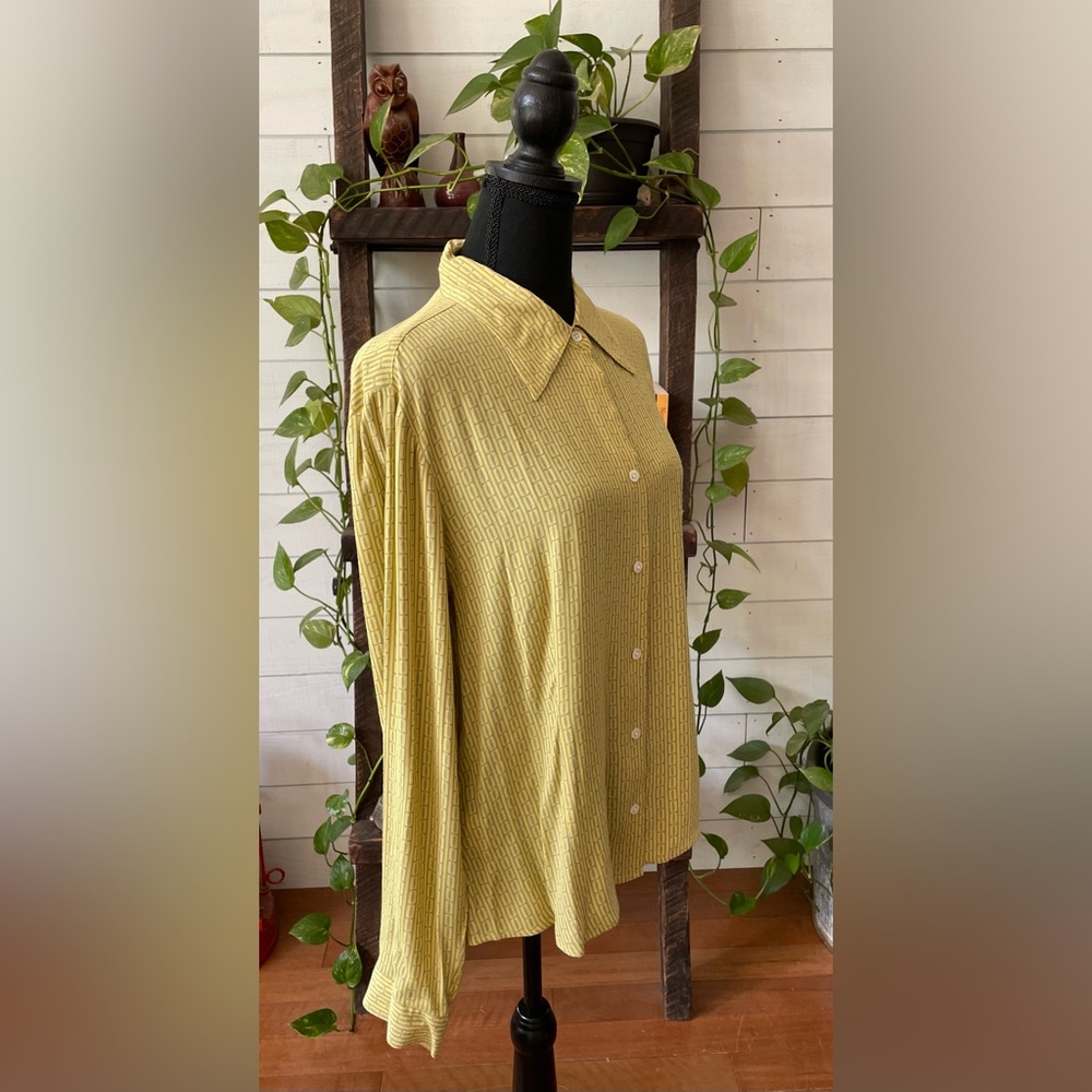 L. L. Bean: Yellow and Gray 100% Rayon Pattern Button Down Shirt - Picture 9 of 17
